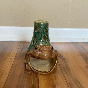 Elongated unique ceramic snapping Turtle tea candle holder decor include candles